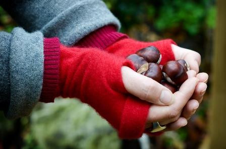 Turtle Dove red cashmere gloves